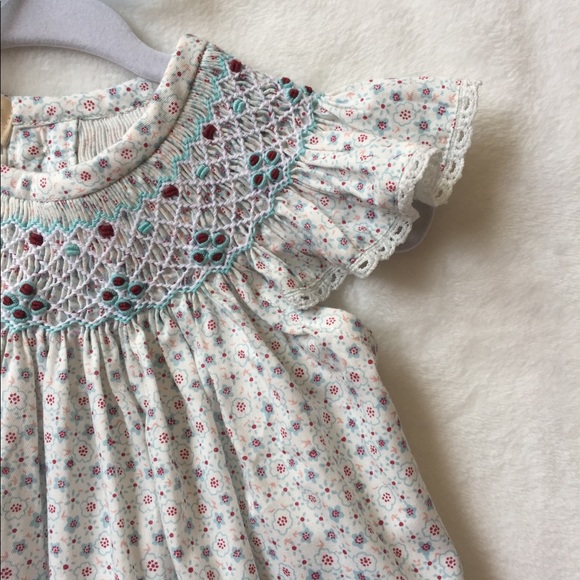 SOLD! Classic, vintage, any occasion smocked dress - Picture 2 of 2
